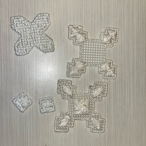 Plastic canvas different shapes and pieces - Picture 10 of 11